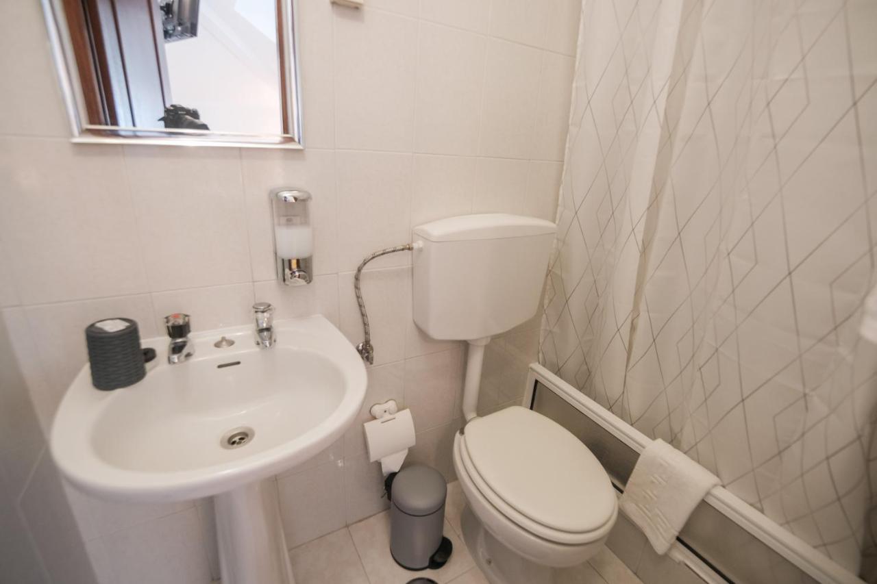Besugo'S House Rooms & Apartment Nazaré Buitenkant foto