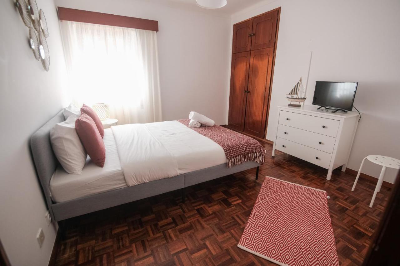 Besugo'S House Rooms & Apartment Nazaré Buitenkant foto